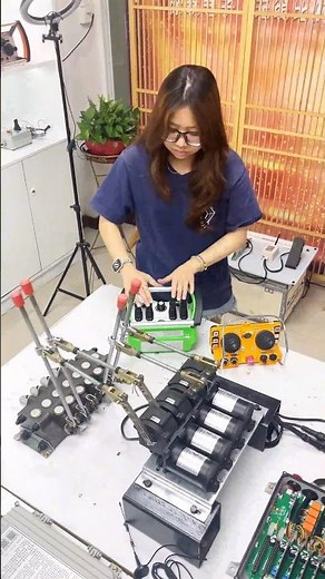 🚜 Wireless Hydraulic Joystick Control | Smart Remote System for Construction Machinery