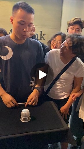 Công Tuấn on Instagram: "Khán giả vui tính 🤣 Phần 5 🤣 #magic #itscongtuan #aothuat #vietnam #street #funny #magician #busker #performance #busking #illusion"