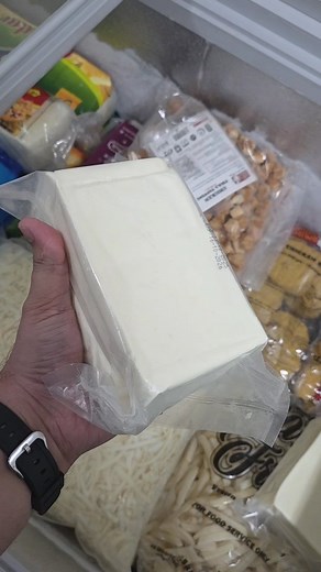 152K views · 1.3K reactions | Best way to use Cheese Blocks欄燎 #cheesemill #cheese #mozzarella #cheddar #pizzacheese #lahore | Cheese Mill | Facebook