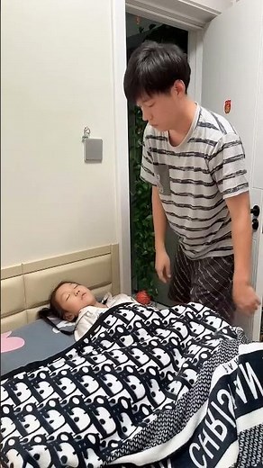 The girl was actually tricked by her father!#funny #cute #comedy