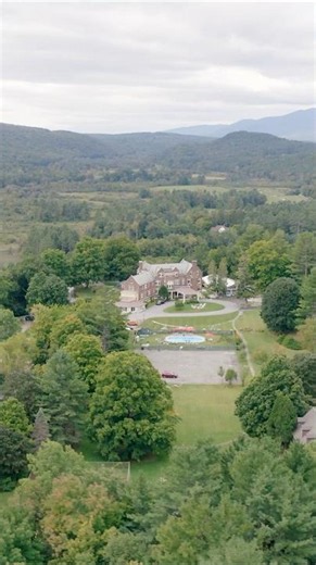 A Dreamy Colorful Fall Vermont Wedding Weekend | Wilburton Inn, Manchester Vermont