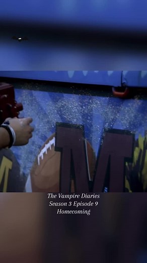 Tyler and Caroline decorate for Homecoming #thevampirediaries #tvdu #iwasfeelingepic #tylerlockwood #carolineforbes