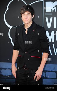 Austin Mahone at arrivals for MTV Video Music Awards - 2013 VMAs - Part 2, Barclays Center, Brooklyn, NY August 25, 2013. Photo By: Gregorio T. Binuya/Everett Collection Stock Photo - Alamy