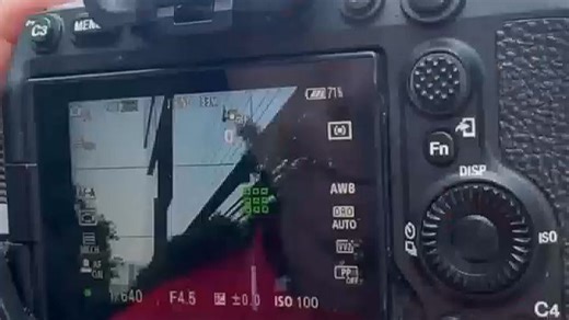 适合拍摄4K视频的SD卡，配合相机写入速度达130MB/s，实测稳定流畅，户外旅行记录精彩瞬间毫无压力，性价比高，推荐入手！