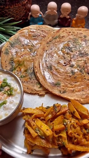Foodcraftnlife | This paratha,flavourful and flaky, a perfect start to the day!!!🥰🥰 🌸Masala Paratha ✅Ingredients for masala- -Coriander powder -Cumin... | Instagram