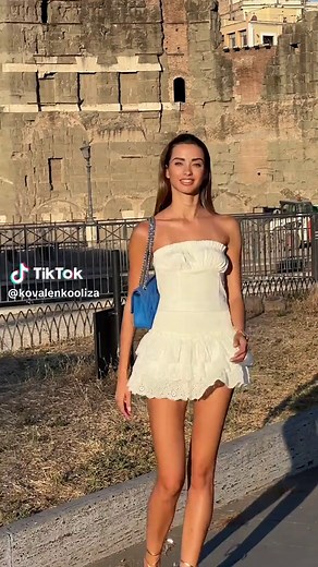 Model Walking in the Streets of Rome
