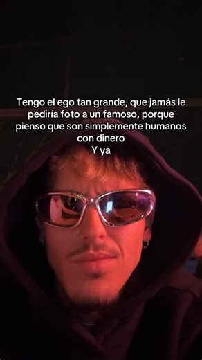 Arturo fontan on Instagram: "Tengo el ego tan grande, que jamás le pediría foto a un famoso, porque pienso que son simplemente humanos con dinero Y ya"