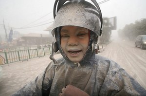 Vulkanausbruch in Java: Hunderttausende sind auf der Flucht