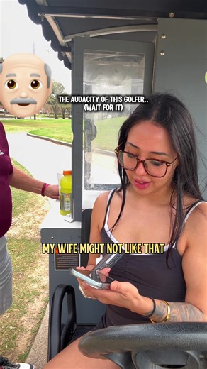 “i’m flirting with the beverage cart lady”🥴😭 #golf #golfers #cartgirl #serviceindustry #golflife