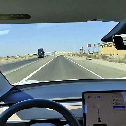 テスラ＞自動運転＞ナビゲート・オン・オートパイロット＞高速道路の出口で自分で勝手に降りてくれる！ ショート動画【レイバン ストーリーズで撮影しました】