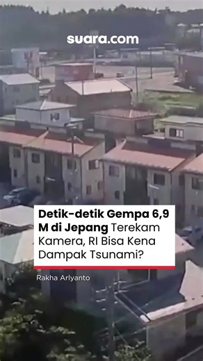 Gempa magnitudo 6,9 mengguncang Jepang, Kamis (25/6) waktu setempat. Titik gempa berada di lepas pantai utara wilayah Iwate dan di timur Pulau Honshu. Otoritas Jepang memastikan gempa ini tidak memicu gelombang tsunami. Sejauh ini belum ada laporan resmi terkait dampak kerusakan pasca gempa. BMKG juga mengonfirmasi gempa ini tidak menimbulkan tsunami di wilayah RI. BMKG meminta masyarakat yang tinggal di pesisir untuk tetap tenang dan menyaring segala informasi. #gempa #gempabumi #gempajepang #j