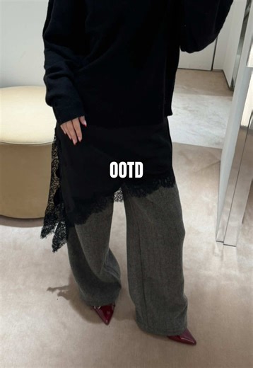 Dagens outfit och i morgon börjar min vloggvecka hihi 🩷 fick absolut borsta igenom håret efter videon, kaoset efter cykelturen haha #ootd