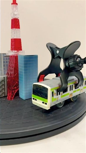 An easy-to-make rotating diorama