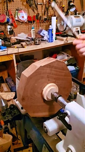 Wood Lathe Machine: Turn Wood into Precise Round Shapes!