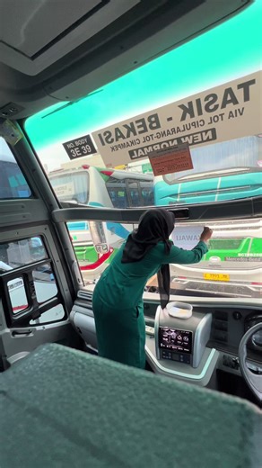 BERIKAN YANG TERBAIK UNTUK PENUMPANG KAWALI #bus #bus #busbudiman #jetbus5 #mercedesbenz