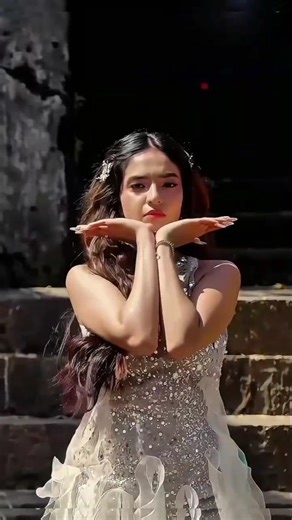 Anushka Sen Dance With Song ‎⁨@SolankiPop #anushkasen #anushka #dance #song #shorts #bollywood
