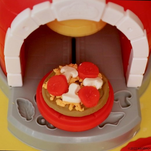 3.2K views · 48 reactions | We don't mean to sound cheesy, but this playset has a pizza our hearts. | Play-Doh | Facebook