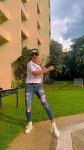 10K views · 914 reactions | PARTICIPATE & WIN!! Now it’s your turn!! Show us your moves! Create your own reels using the hashtag #PapaThoPailam and Tag Bhavya Creations. Stand a lucky chance to win cash prize worth 10,000 rupees every day for 6 days. 6 days & 6 lucky winners落 You may get a chance to perform at our pre release function too.. #HuntTheMovie | Apsara Rani | Facebook