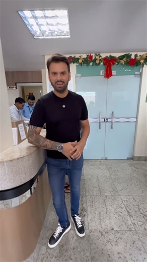 Geraldo Afonso | Viver na América on Instagram: "🏡 Oportunidade no L’Acqua di Roma IV – COMPLETO e PRONTO pra você! Apartamento todo mobiliado, 1/4, sala, cozinha e banheiro. Ideal pra quem quer investir e garantir alta rentabilidade em aluguel! 💰🔥 ✨ Diferenciais do condomínio: • Parque aquático com 12 piscinas de águas termais ♨️ • Parque infantil 👧🧒 • Estacionamento • Segurança • Salão de jogos • Cinema • Excelente para aluguel de temporada 💵 De R$ 185.000 por apenas R$ 175.000 à vista! 