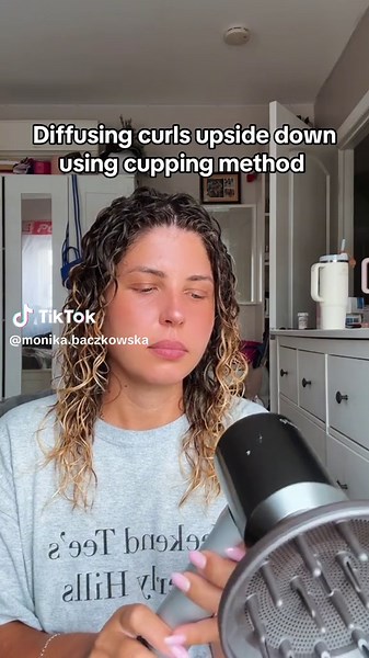 Diffusing curls with dyson diffuser upside down using cupping method tutorial #fyp #curlyhairstyles #curlyhair #curlyhairtutorial #curlspecialist #curlscheck #curlyhairroutine #curlstutorial #curlyhairtips #curlygirl #curlsroutine #curlyhaircheck #olaplex #dyson @Dyson USA @Olaplex #dysonhair