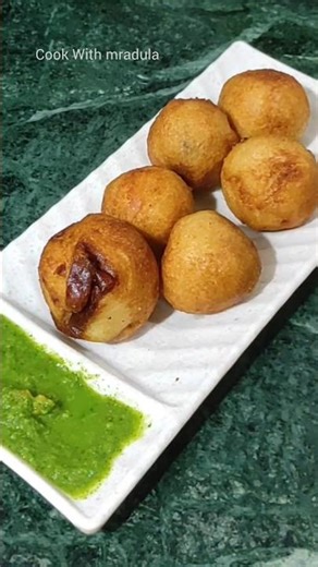 Crispy Bread Roll with Kacche Aam Ki Chutney 😍 | चटपटा ब्रेड रोल रेसिपी #shorts
