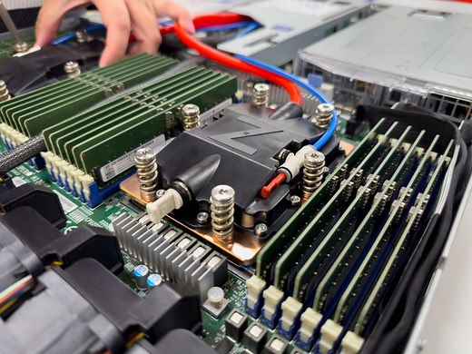 Breaking Thermal Barriers: Testing ZutaCore’s Two-Phase Server Cooling