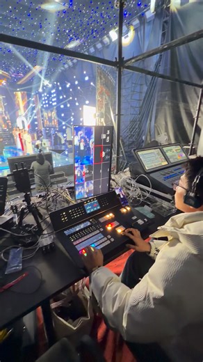 🎬 When China’s top livestreamers go pro, they choose CVW Thunder PRO-Duo. From studio setups to on-location showcases, leading broadcasters across China rely on Thunder PRO-Duo to deliver flawless, multi-angle live commerce experiences. Why? Because when every detail matters—and every second counts—you need gear that performs as professionally as you do. ✅ Dual-channel wireless video – switch seamlessly between product close-ups and wide shots. ✅ Rock-solid 1000m NLOS range – move freely, no si