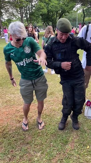 Dançando com Viniblogger: O Som do Paredão