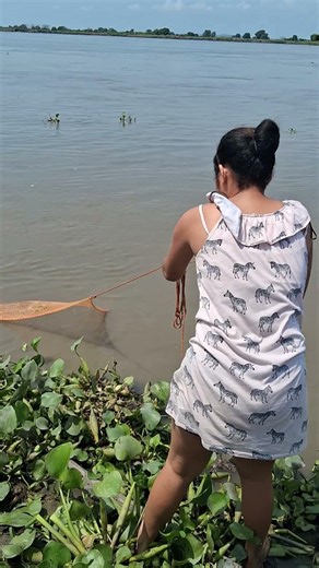 niña pescando para su comida #lineadepesca