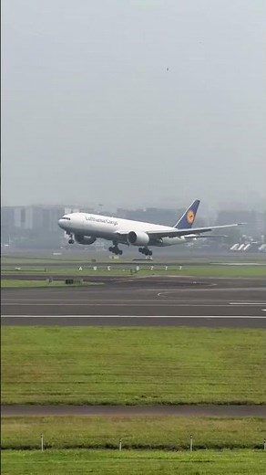 Airplane Spotting: The Ultimate Guide