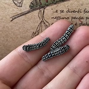Questo Natale non fermati alla letterina, stupisci tuo figlio con un regalo inaspettato! Dona MacaKit, il kit per allevare e liberare farfalle, un gesto d’amore per assistere alla magia della natura. Ordina questo magico Kit per Natale, in omaggio potrai avere “I racconti di Alibut” 🐛 | SmartBugs