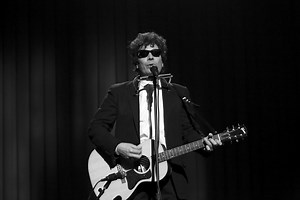 Jimmy Fallon Sounds Just Like Bob Dylan on a Modern "The Times They Are A-Changin"