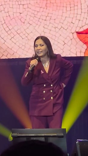 A pesar de todo - Ana Gabriel en vivo desde el Santander Arena en Reading, PA el 25 de Octubre del 2025 como parte de su gira “Claro De Luna Tour” 🦋 #AnaGabriel #ClaroDeLuna #ClaroDeLunaTour #LunaDeAmerica #AG2025 #YLaFiestaContinua | Ana Gabriel México Fans
