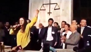 Janaina Paschoal compara buscas a Carlos Wizard com o caso de Lázaro