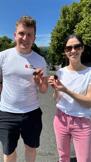 This is @sportsimpacttech - an Irish start-up who has developed a wearable sensor, that is positioned behind the ear on the mastoid process, to detect head impacts in real time. Designed, developed and manufactured here in Ireland, this device records what the skull experiences and serves as a potential complimentary platform. Applications here on earth include uses in rugby, soccer, field hockey, and American football. So, why microgravity research? This sensor captures head orientation, accele