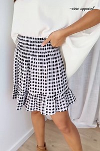 The Giselle Skirt is one of our favourite mini skirts EVER, I think because it’s not too mini. Featuring a thick elastic waist, you can wear it as high or as low as you like. So good x x Shop HERE: vineapparel.com/products/giselle-skirt Kym wears an 8 and is 175cm x | Vine Apparel