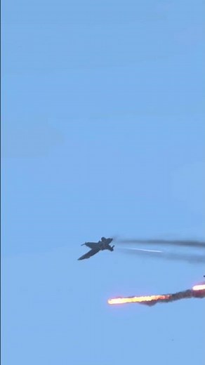 F/A-18 Hornet Faces High-Speed Missile Chase Midair