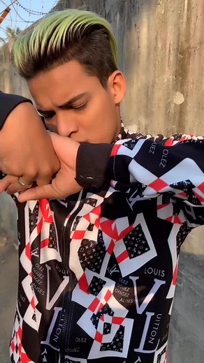 HOW WAS MY #joker walk 🙃🖤 #joker #xtarmy #foryou #foryupage #tiktokindia @tiktok_india