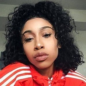 _madgalkris Boyfriend 2025: Dating History & Exes - CelebsCouples