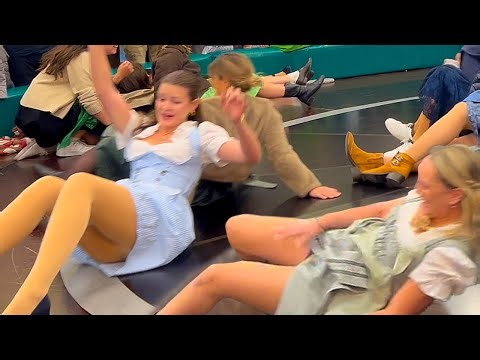 🎠🌿 Women Take Part in a Classic Fairground Experience — The Teufelsrad Ride (4K)