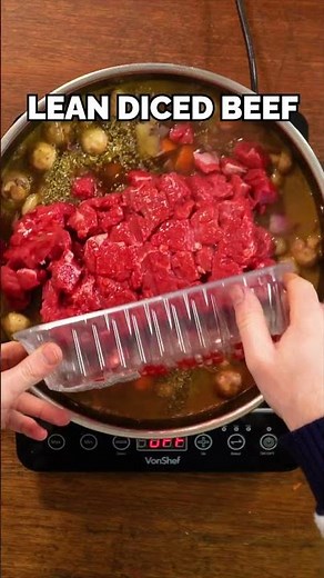 🇫🇷 French Classic Made Easy! Slow Cooker Beef Bourguignon 🍲🍷 High Protein, Zero Stress! #Crockpot #