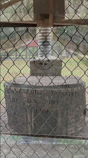 Checking out the Cracker/Pioneer House in Mayo, Florida