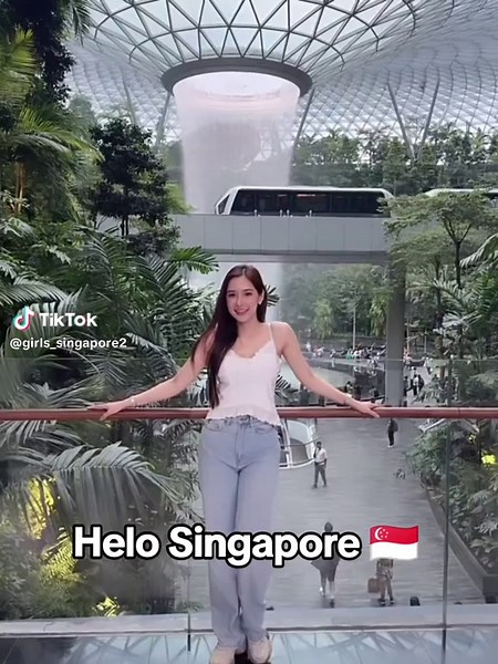 Discover Vibrant Singapore Life and Culture