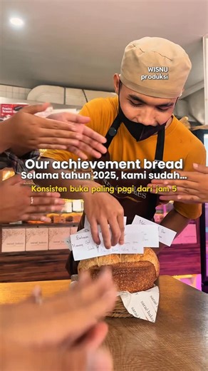 ROTI GANDUM MULTIGRAIN BANDUNG on Instagram: "Terima kasih kepada Wargi Sarae yang sudah membersamai Sarae Bakery selama 2025 ini. Semoga bisa terus konsisten menerapkan healthy lifestyle nya dan bisa terus menemani kami bertumbuh di tahun-tahun berikutnya ya 🥹 Untuk order online, silakan kontak di: ☎️ +62 857-9804-4430 Alamat Sarae Bakery: • Dago: Jl Ir H Juanda No 70 • Pahlawan: Pasar Kreatif Jl Pahlawan No 70 • Setrasari: Komplek Setrasari Plaza II Blok B5 No 5-7 • NEW‼️Paskal: Paskal Hyper 