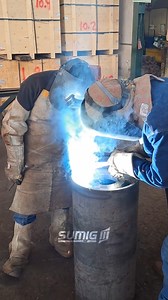 Neste vídeo, veja a Máquina de Soldagem Multiprocesso Alpha 510 soldando componente para usina asfáltica com Processo Arame Tubular. | SUMIG - Brasil