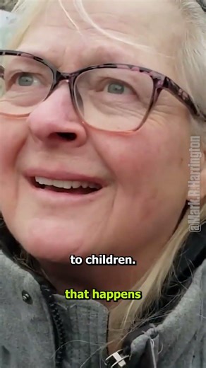 They Don't Look Smart