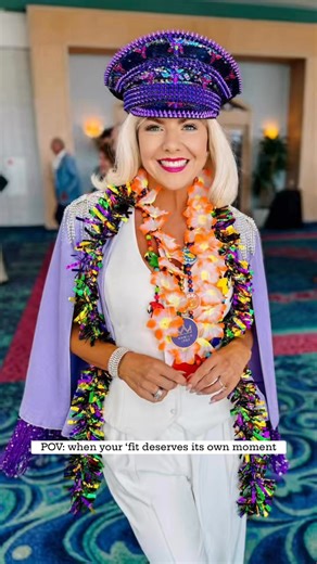 While I’m editing my official #AmtrakMardiGras video, let’s take a moment to appreciate this festive ‘fit. I’ve been working with Cosmic Collective for a month on this special cape for the occasion. She’s a clothing designer out of New Orleans who happens to be hitting the NYC Fashion Week very soon. I’m a huge fan of supporting and promoting awesome artists right here in the region. And this awesome outfit is the reason. Thank you Kate for bringing your creativity to the world. #CosmicCollectiv