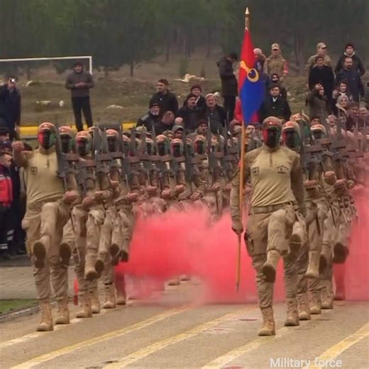 Turkish Army Power 💪 Epic Gun Hanging Parade Elite Combat Training. #combat
