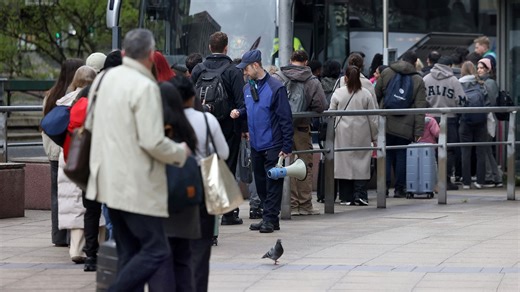 Manchester Piccadilly trains LIVE amid major disruption and 120 cancellations