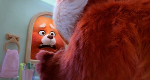 Le nouveau bijou de Pixar, « Alerte Rouge », se dévoile dans une bande-annonce hilarante. L'histoire de Meilin Lee, une adolescente qui se transforme en panda roux lorsqu'elle est débordée par ses émotions. C'est aussi le premier film du studio avec des personnages d'origine asiatique et le résultat s'annonce tout bonnement génial. Sortie prévue le 30 mars 2022. | Vanity Fair France